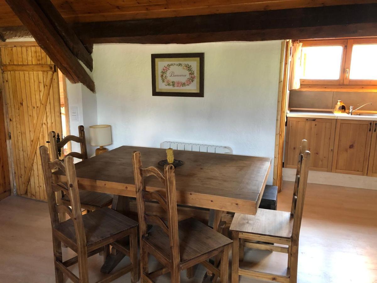 Charmant Appartement Dans Le Village/Coqueto Apartamento En El Pueblecito La Cabanasse Exteriör bild