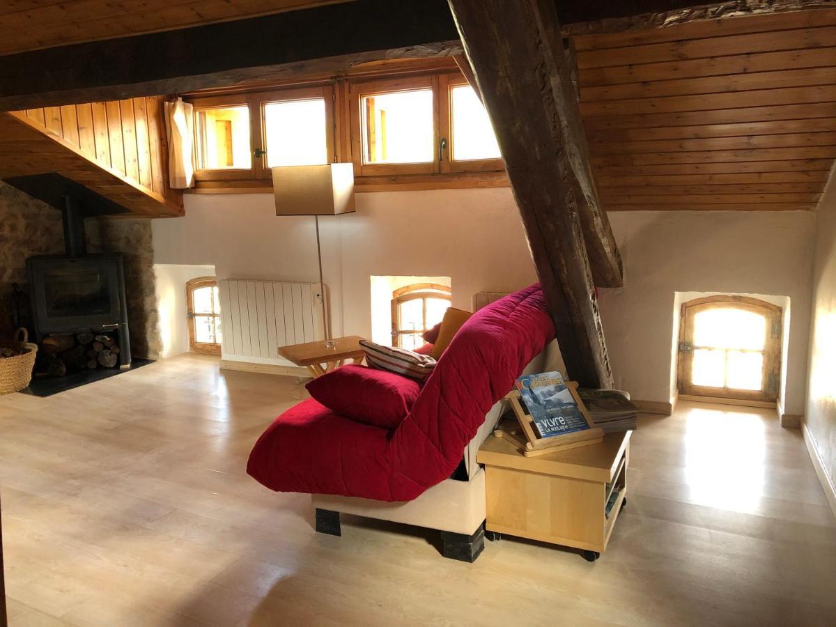 Charmant Appartement Dans Le Village/Coqueto Apartamento En El Pueblecito La Cabanasse Exteriör bild