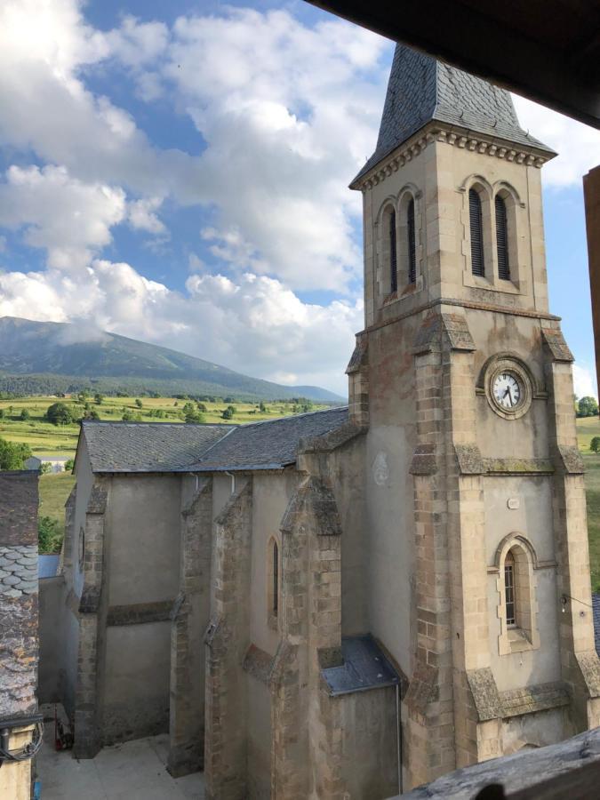 Charmant Appartement Dans Le Village/Coqueto Apartamento En El Pueblecito La Cabanasse Exteriör bild