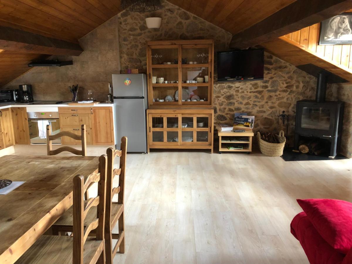 Charmant Appartement Dans Le Village/Coqueto Apartamento En El Pueblecito La Cabanasse Exteriör bild