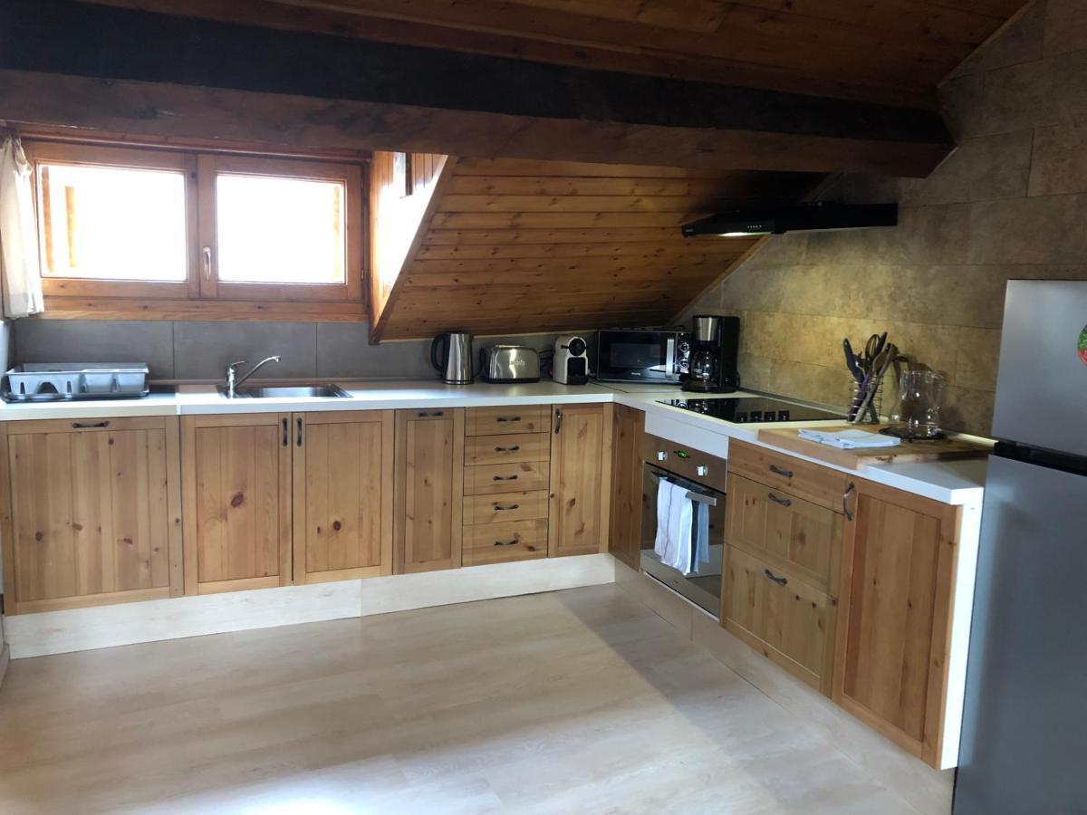 Charmant Appartement Dans Le Village/Coqueto Apartamento En El Pueblecito La Cabanasse Exteriör bild
