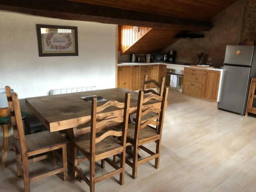 Charmant Appartement Dans Le Village/Coqueto Apartamento En El Pueblecito La Cabanasse Exteriör bild