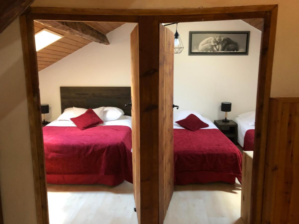 Charmant Appartement Dans Le Village/Coqueto Apartamento En El Pueblecito La Cabanasse Exteriör bild